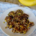 Craving a sweet frozen dessert? Make these easy but secretly healthy Frozen Vegan Peanut Butter Banana Bonbons! They taste like ice cream but are refined sugar-free!