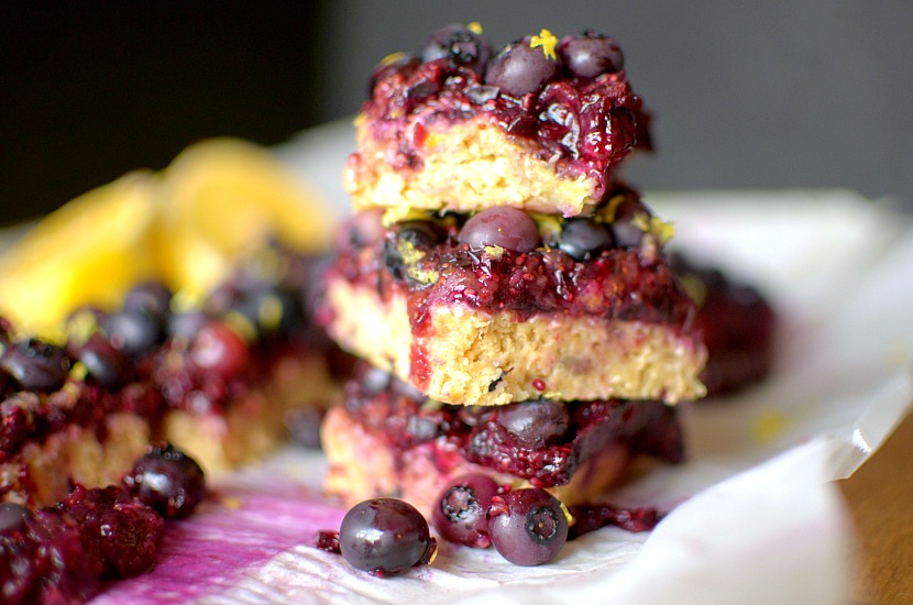 Need a quick and healthy summer dessert?  Make these Lemon Blueberry Pie Oatmeal Bars!  Super simple to make, naturally sweet and vegan + gluten-free!