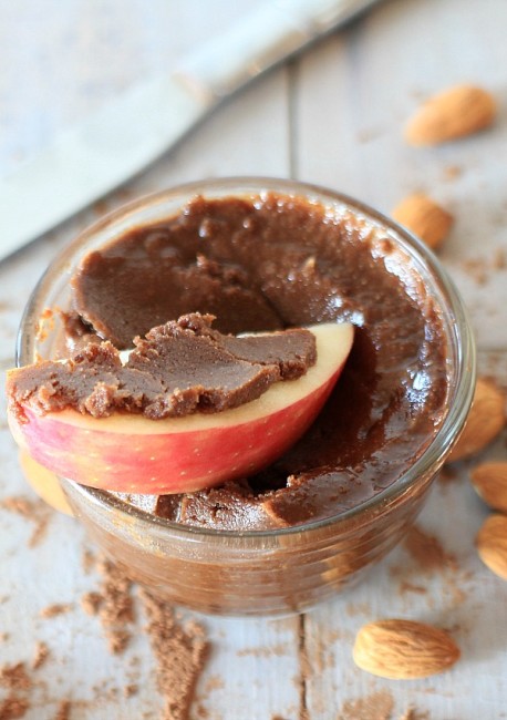 Mexican-Chocolate-Almond-Butter-on-Apple-Slices
