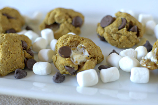 Fall and Summer get combined into these healthy gluten-free and vegan Pumpkin Spice S'mores Cookies!