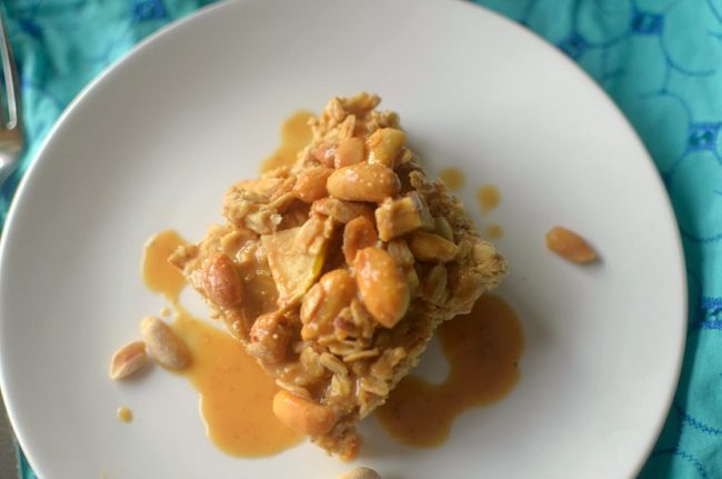Peanut Butter Apple Baked Oatmeal is a healthy and hearty make-ahead breakfast with a crunchy topping that kids and adults will LOVE! Vegan & Gluten-free!