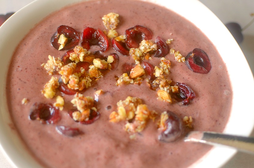 Date-sweetened Cherry Pie Smoothie Bowl is so thick, filling and nutritious! Also paleo, vegan and whole30 friendly!