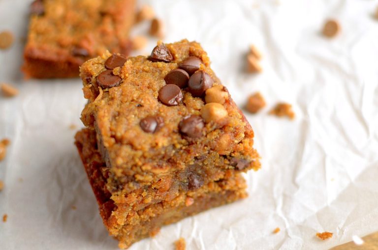 The BEST Gooey Flourless Peanut Butter Banana Blondies