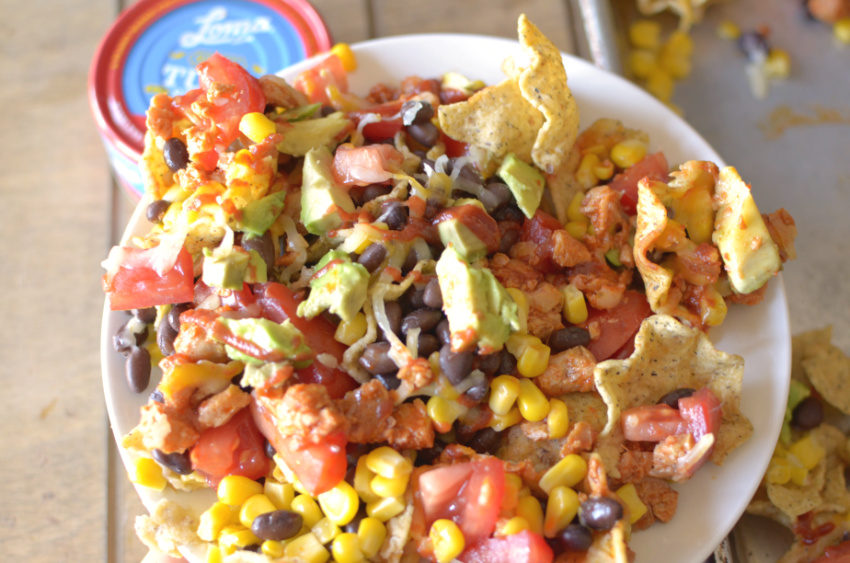 Vegan sriracha tuna nachos are a delicious, easy, and healthy take on the original that take only 15 minutes to make! ﻿