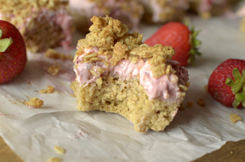 In need of a nourishing sweet treat? These Strawberry Cheesecake Oatmeal Bars fit the bill!  They taste like the summer dessert!  Gluten-free, dairy-free w/ a vegan-option.﻿